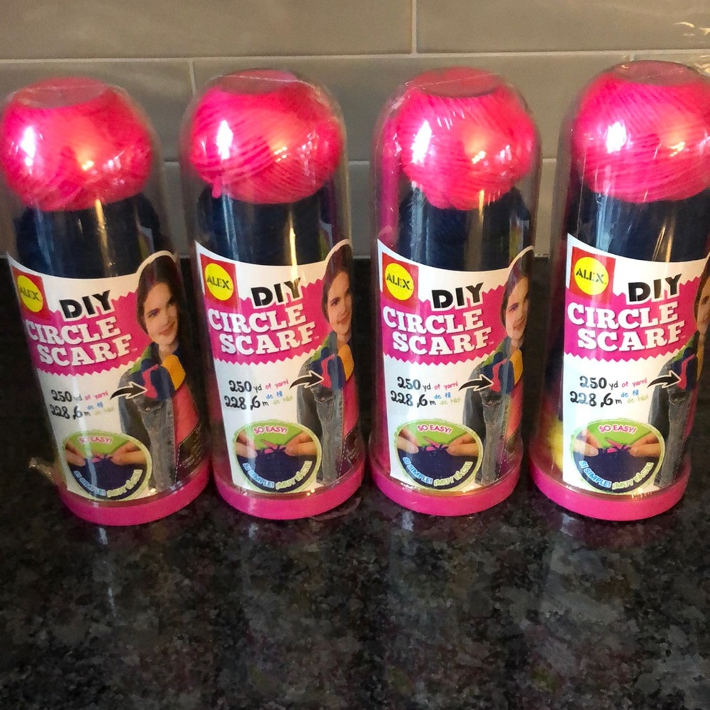 Lot of 4 ALex DIY Circle Scarf kits, New in pkgs.